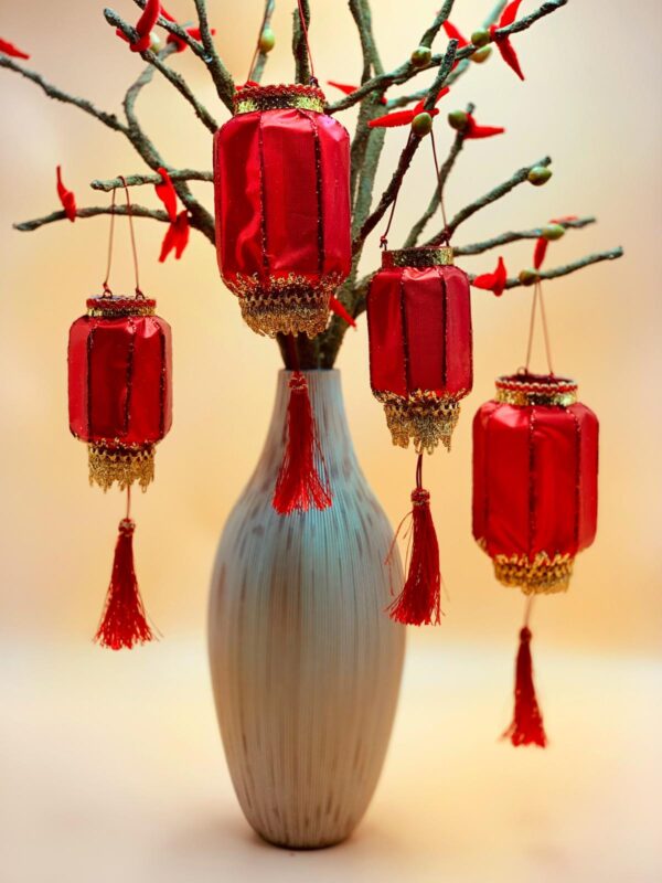 Hanging-Lantern-Ornaments-600x800